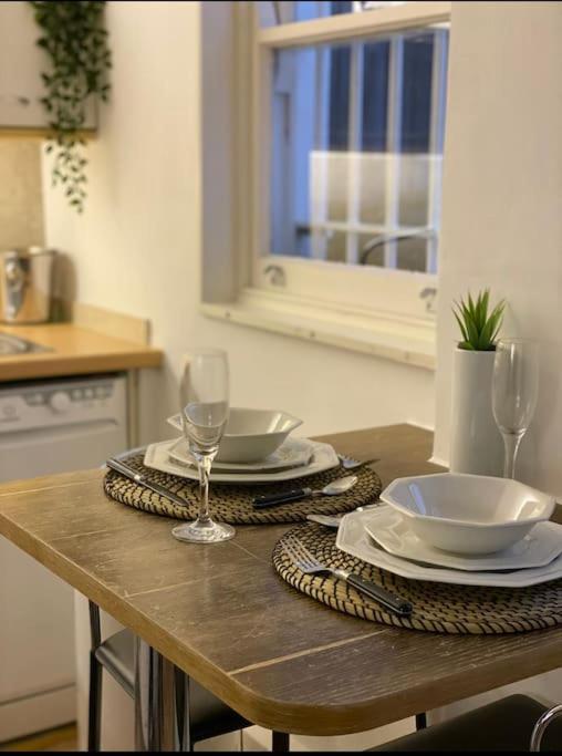 Spacious Flat In The Most Desirable Area Of London Exterior photo