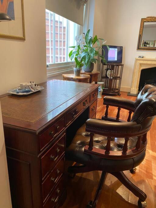 Spacious Flat In The Most Desirable Area Of London Exterior photo