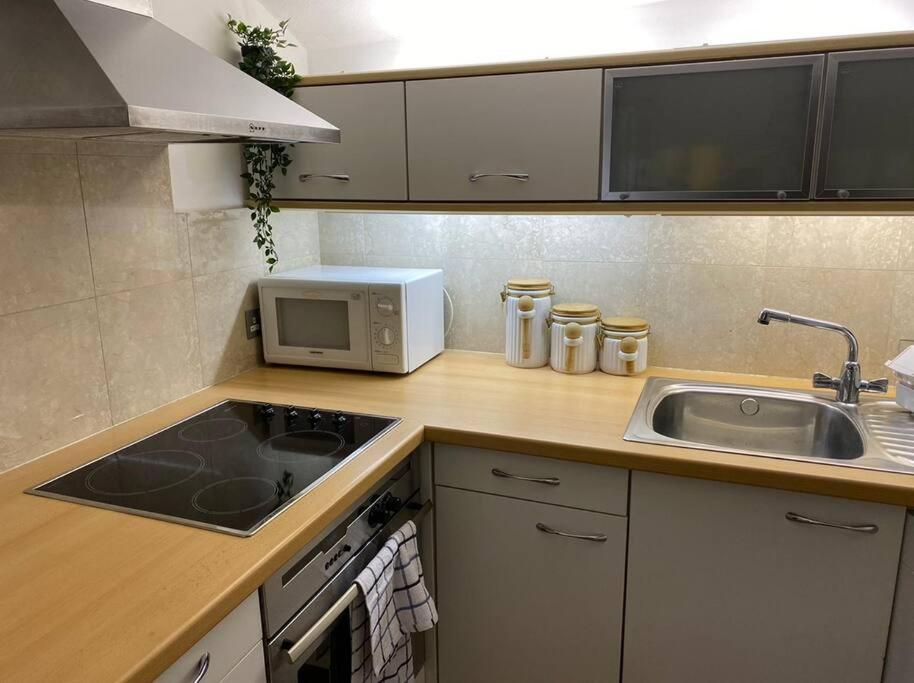 Spacious Flat In The Most Desirable Area Of London Exterior photo