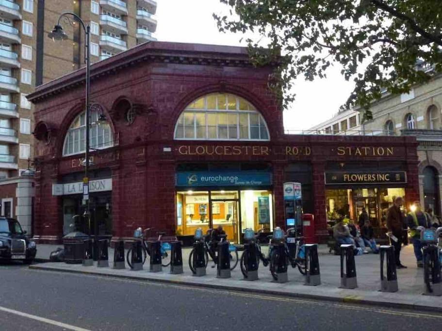 Spacious Flat In The Most Desirable Area Of London Exterior photo