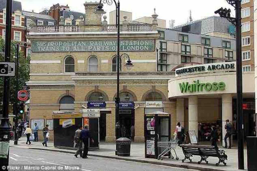 Spacious Flat In The Most Desirable Area Of London Exterior photo